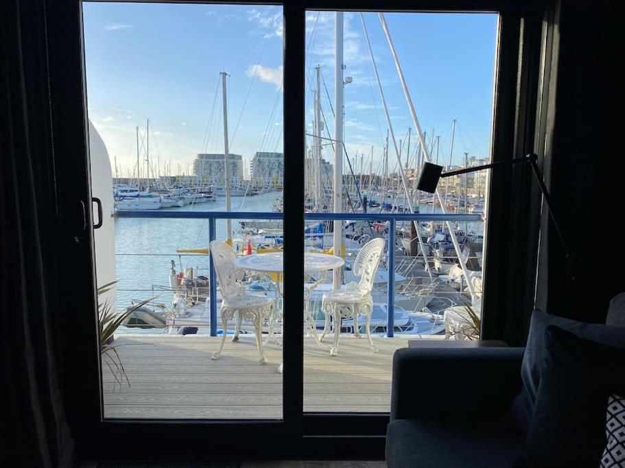 Seascape - Floating Home At Brighton Marina With Free Parking Kültér fotó
