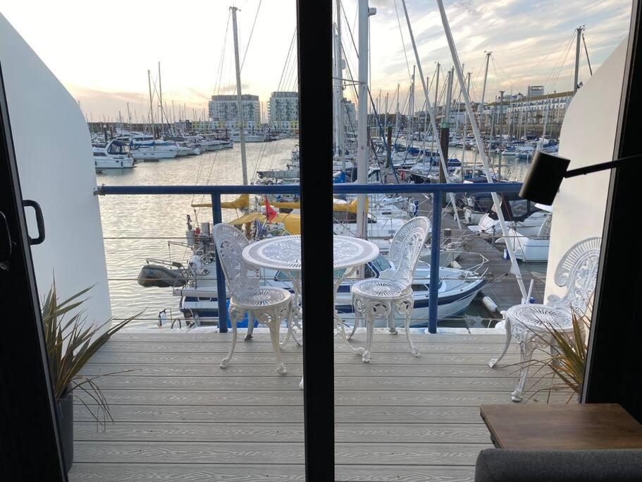 Seascape - Floating Home At Brighton Marina With Free Parking Kültér fotó